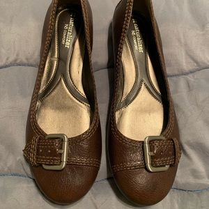Naturalizer flat shoes